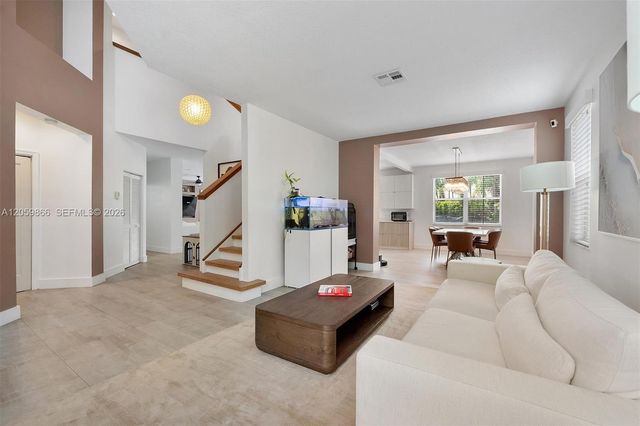 4389 Laurel Ridge Cir, Weston, FL 33331