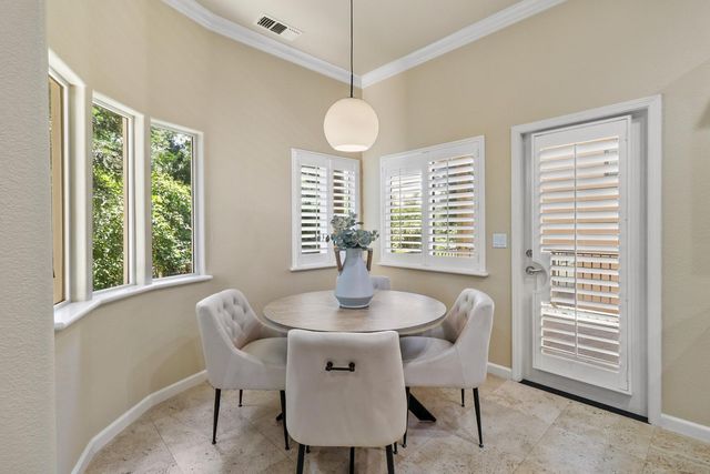 1610 Arden Bluffs Ln, Carmichael, CA 95608