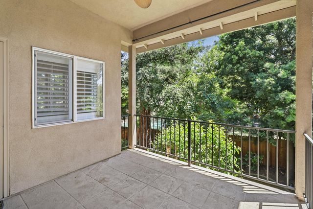 1610 Arden Bluffs Ln, Carmichael, CA 95608