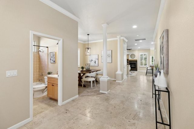 1610 Arden Bluffs Ln, Carmichael, CA 95608