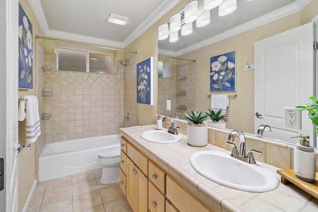 1610 Arden Bluffs Ln, Carmichael, CA 95608