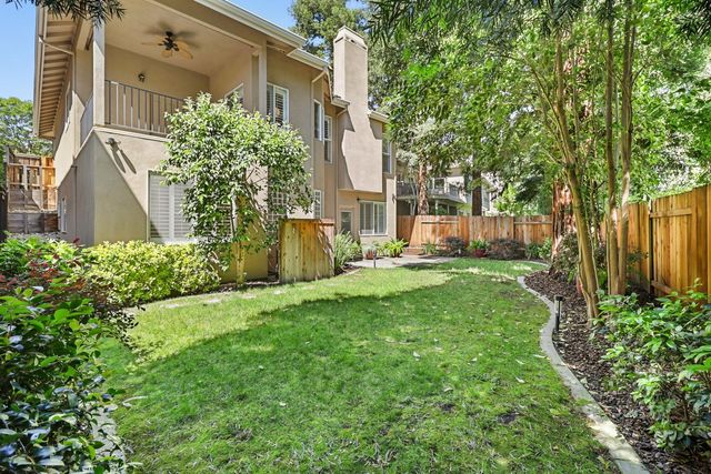 1610 Arden Bluffs Ln, Carmichael, CA 95608