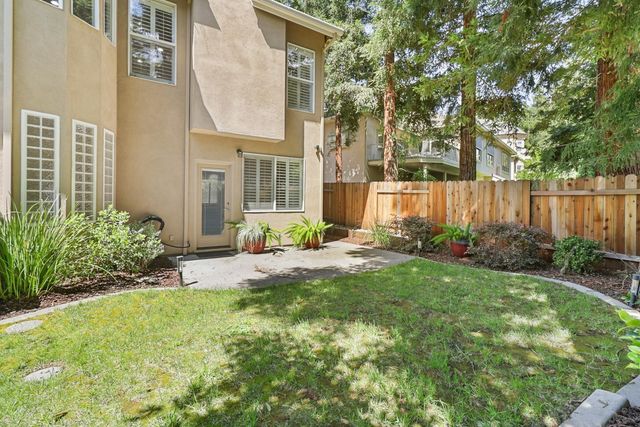 1610 Arden Bluffs Ln, Carmichael, CA 95608