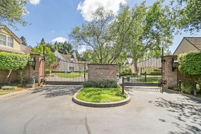 1610 Arden Bluffs Ln, Carmichael, CA 95608