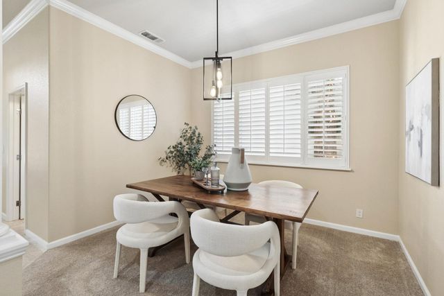 1610 Arden Bluffs Ln, Carmichael, CA 95608