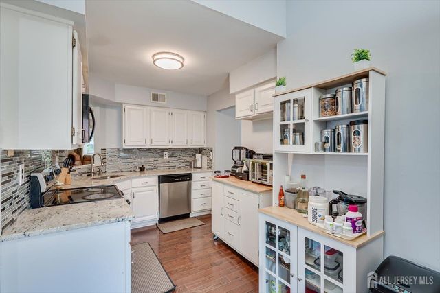 93 Riverbend Drive, North Brunswick, NJ 08902
