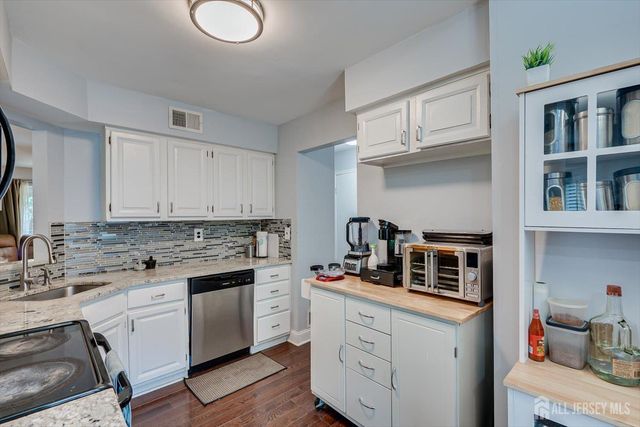 93 Riverbend Drive, North Brunswick, NJ 08902
