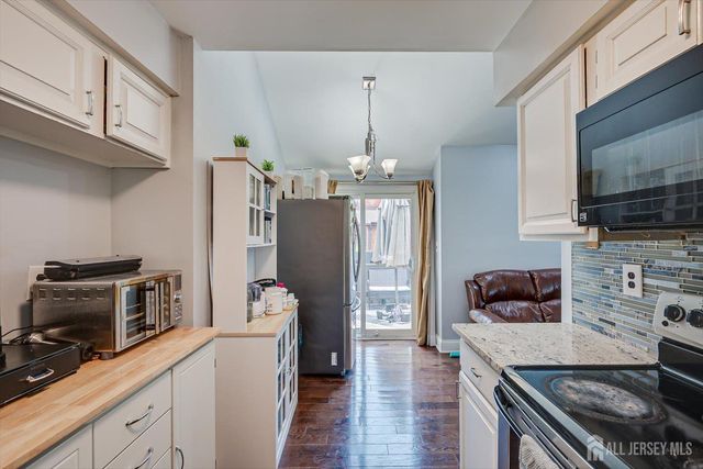 93 Riverbend Drive, North Brunswick, NJ 08902