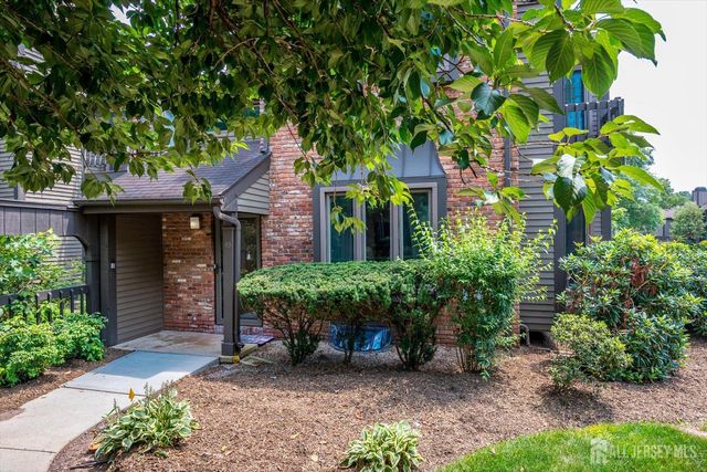 93 Riverbend Drive, North Brunswick, NJ 08902