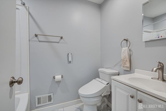 93 Riverbend Drive, North Brunswick, NJ 08902