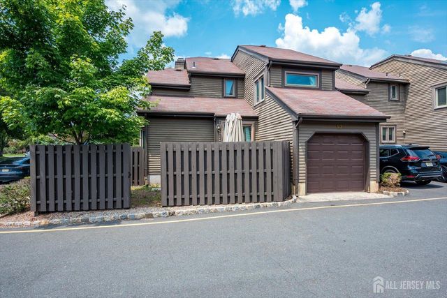 93 Riverbend Drive, North Brunswick, NJ 08902