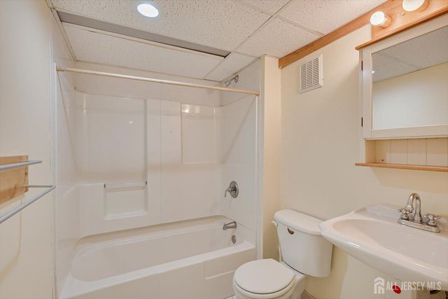 93 Riverbend Drive, North Brunswick, NJ 08902