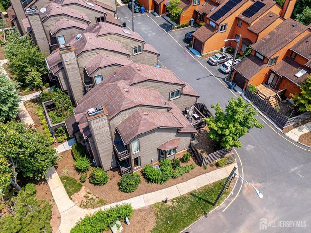 93 Riverbend Drive, North Brunswick, NJ 08902
