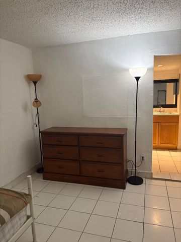 4100 N 32nd Court 3, Hollywood, FL 33021