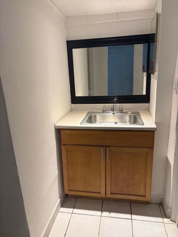 4100 N 32nd Court 3, Hollywood, FL 33021