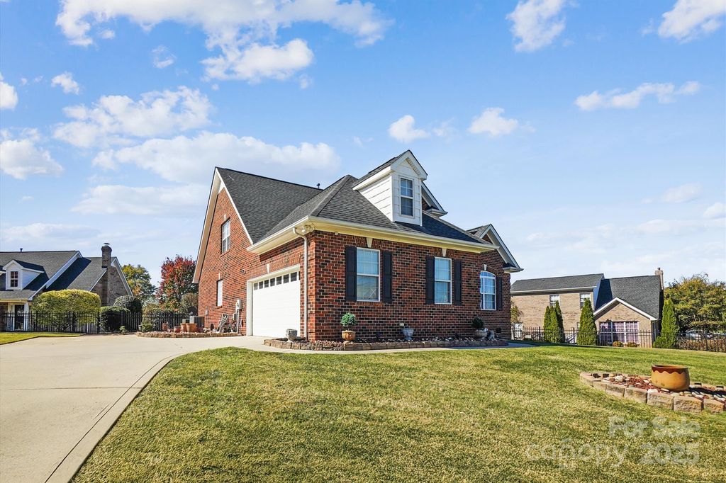 842 Treva Anne Drive SW, Concord, NC 28027