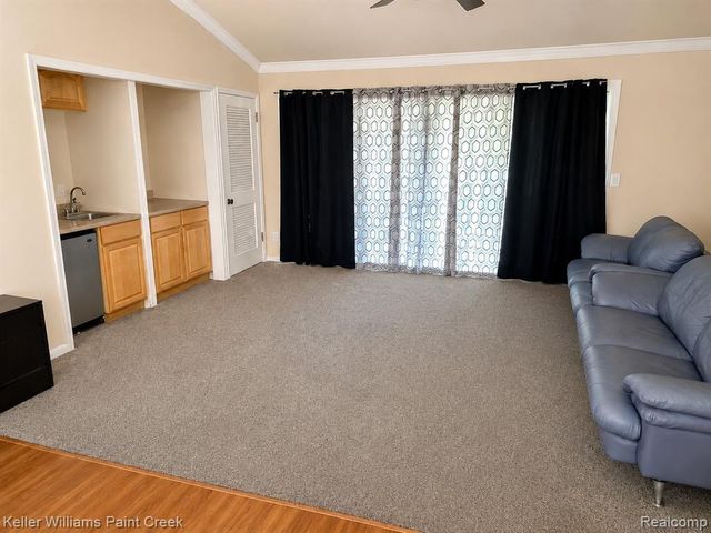 22914 Beaconsfield Avenue, Eastpointe, MI 48021