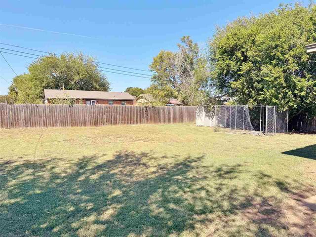 4627 SW Atom Ave, Lawton, OK 73505