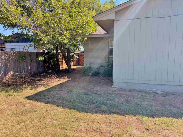 4627 SW Atom Ave, Lawton, OK 73505