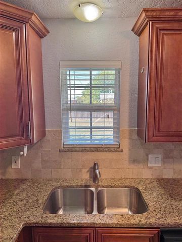 4627 SW Atom Ave, Lawton, OK 73505