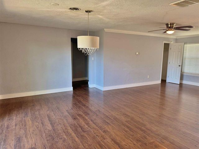 4627 SW Atom Ave, Lawton, OK 73505