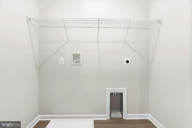 8131 BARTHOLOMEW CT, Baltimore, MD 21206