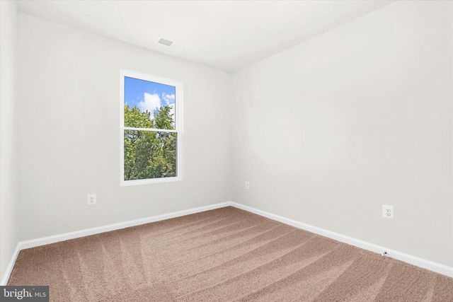 8131 BARTHOLOMEW CT, Baltimore, MD 21206