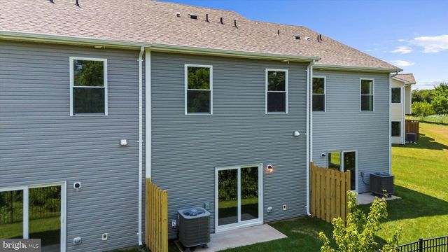 8131 BARTHOLOMEW CT, Baltimore, MD 21206