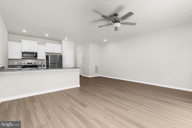 8131 BARTHOLOMEW CT, Baltimore, MD 21206