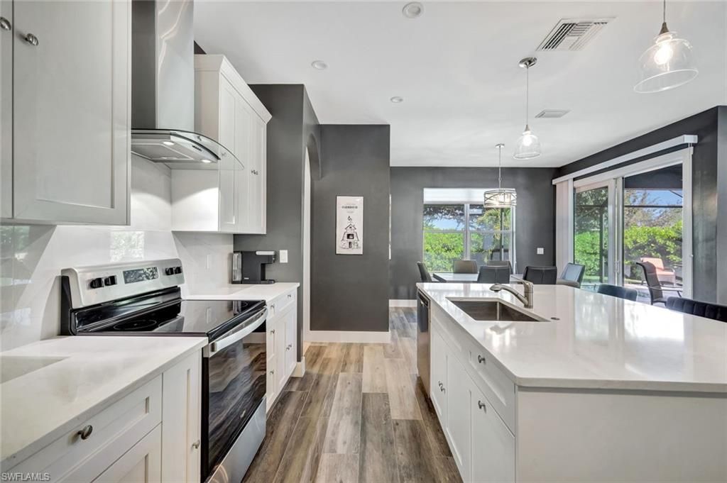 Image 5 of property listing at 2801 NW 15th ST, Cape Coral, FL 33993