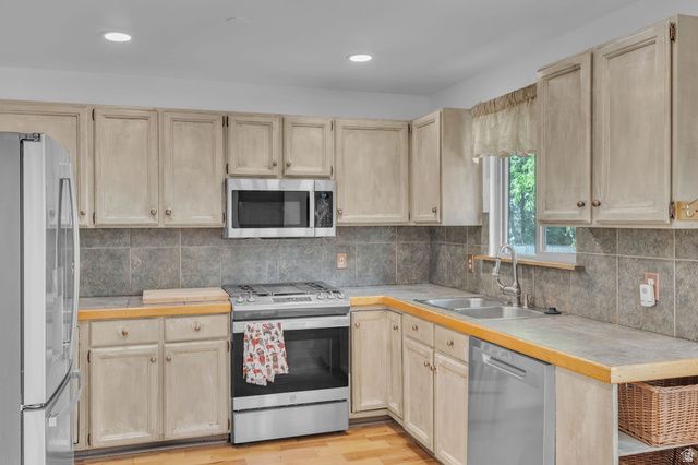 235 S CENTER ST, Santaquin, UT 84655