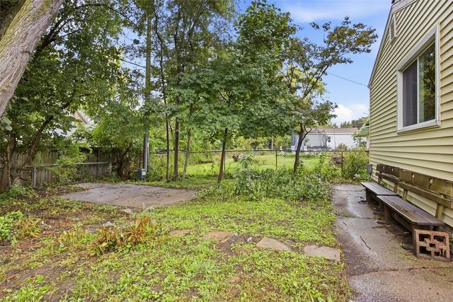 1211 Crestview Drive SE, Cedar Rapids, IA 52403