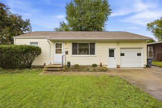 1211 Crestview Drive SE, Cedar Rapids, IA 52403
