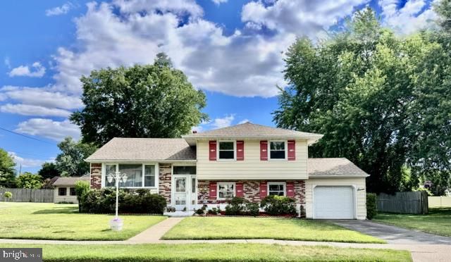 7 CEDAR MILL LN, Mt Holly, NJ 08060