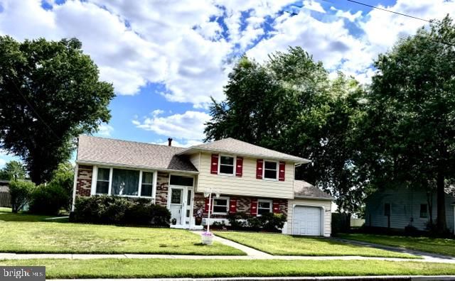 7 CEDAR MILL LN, Mt Holly, NJ 08060