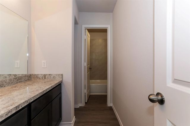 106 Blue Crane Street, Huntsville, TX 77320