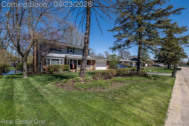 10420 Cedar Point Drive, White Lake, MI 48386