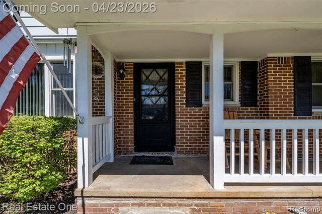 10420 Cedar Point Drive, White Lake, MI 48386