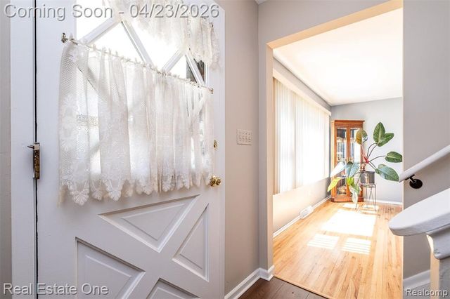 10420 Cedar Point Drive, White Lake, MI 48386