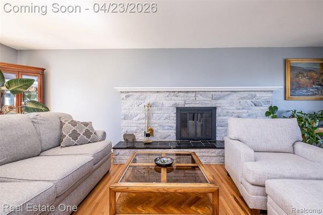 10420 Cedar Point Drive, White Lake, MI 48386