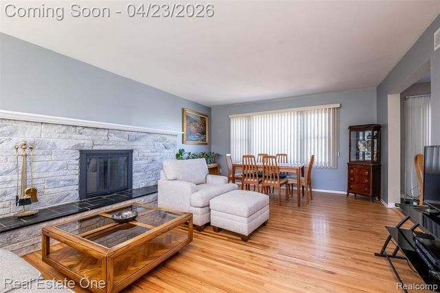 10420 Cedar Point Drive, White Lake, MI 48386