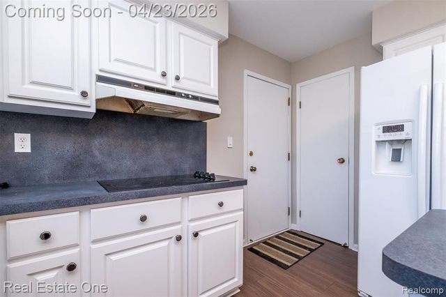 10420 Cedar Point Drive, White Lake, MI 48386