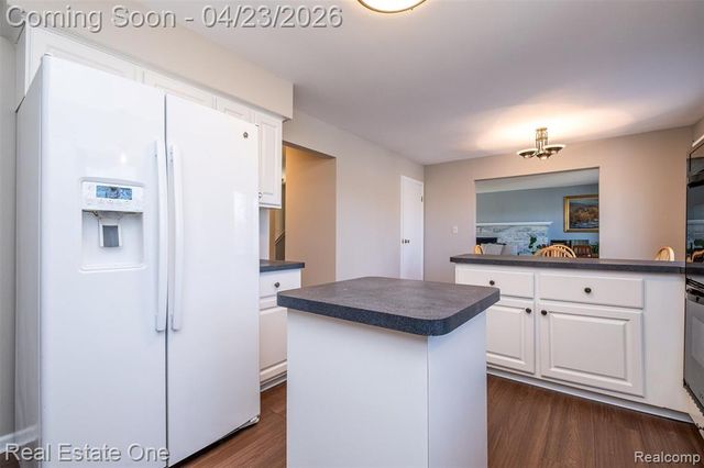 10420 Cedar Point Drive, White Lake, MI 48386