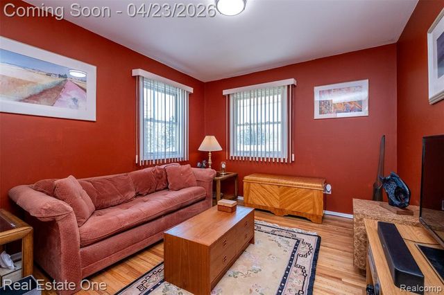 10420 Cedar Point Drive, White Lake, MI 48386
