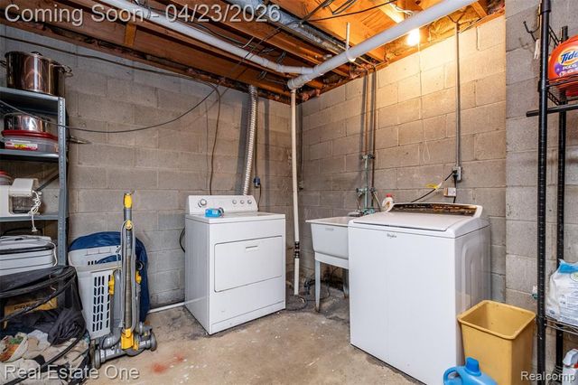 10420 Cedar Point Drive, White Lake, MI 48386