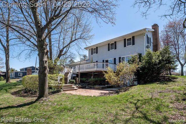 10420 Cedar Point Drive, White Lake, MI 48386