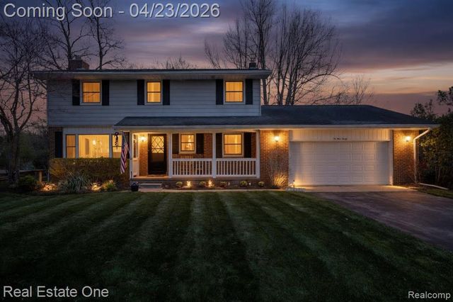 10420 Cedar Point Drive, White Lake, MI 48386
