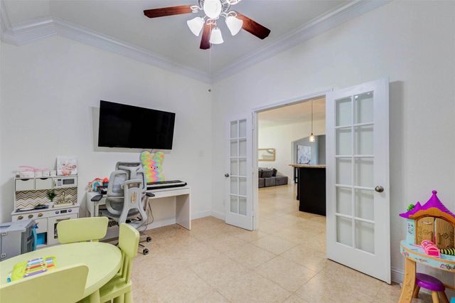 38 S Pinto Point Circle, The Woodlands, TX 77389