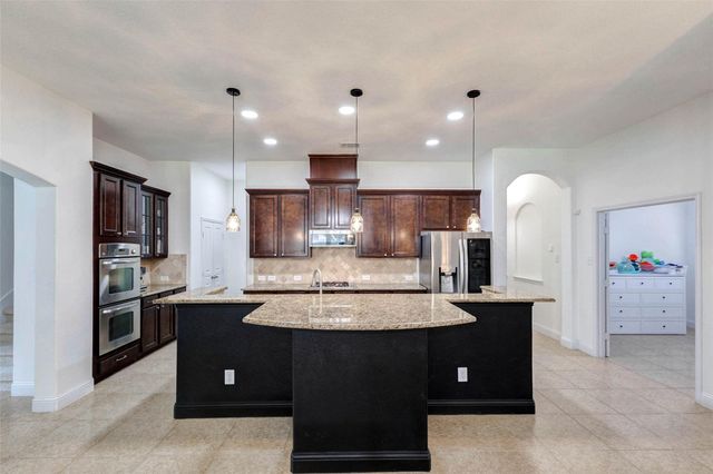 38 S Pinto Point Circle, The Woodlands, TX 77389
