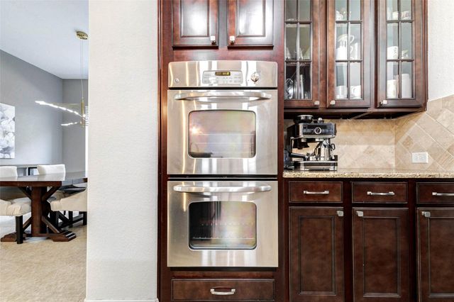 38 S Pinto Point Circle, The Woodlands, TX 77389